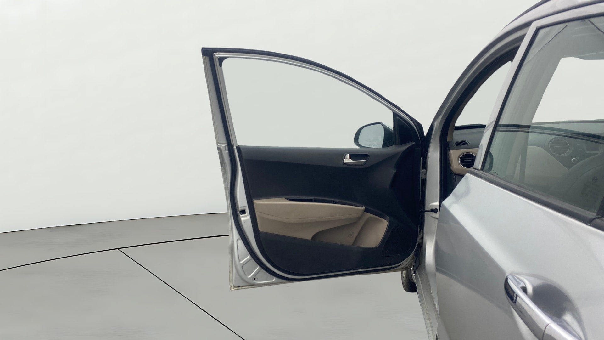 View 2014 Hyundai Grand i10 Sportz 1.2 Kappa Image 30 Used 2014 Hyundai Grand i10 Sportz 1.2 Kappa Image 30