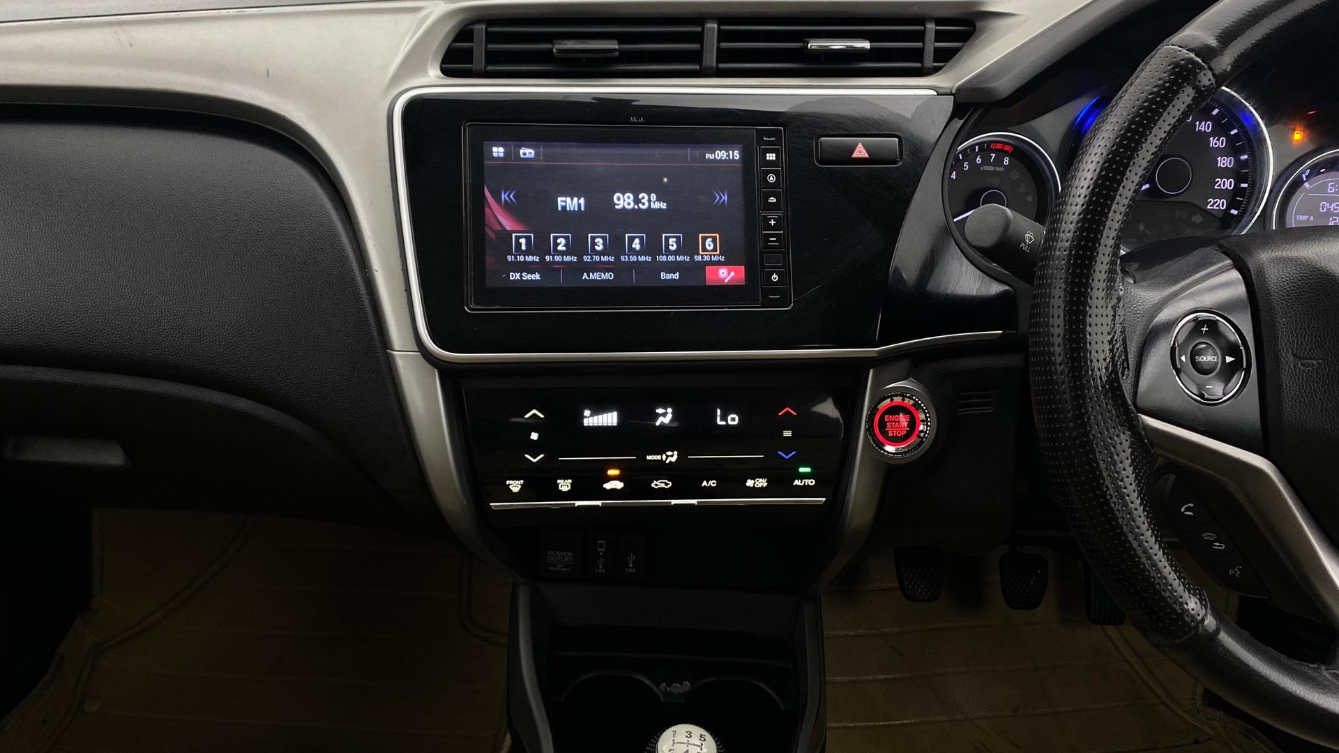 View 2022 Honda City ZX MT Diesel Anniversary Edition Image 18 Used 2022 Honda City ZX MT Diesel Anniversary Edition Image 18