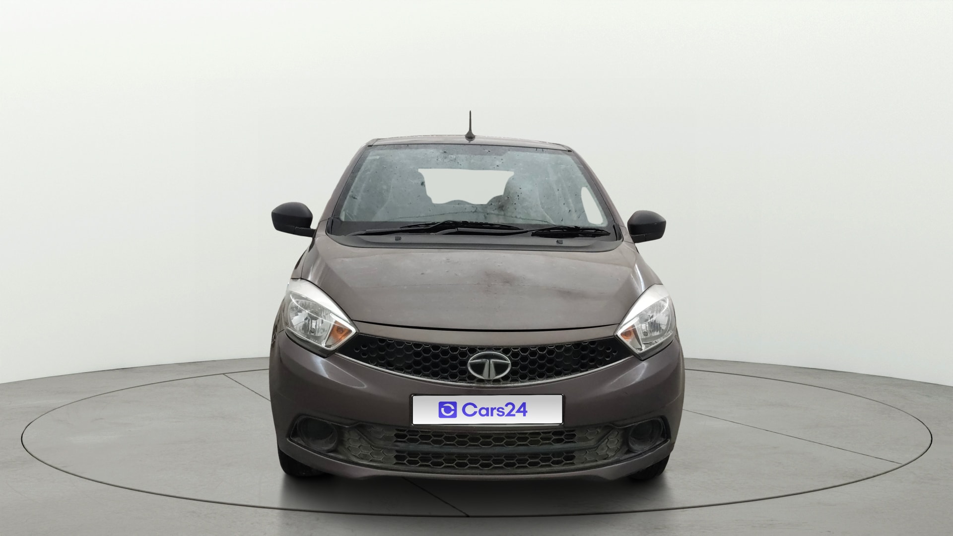 View 2016 Tata Tiago Revotorq XB Image 1 Used 2016 Tata Tiago Revotorq XB Image 1