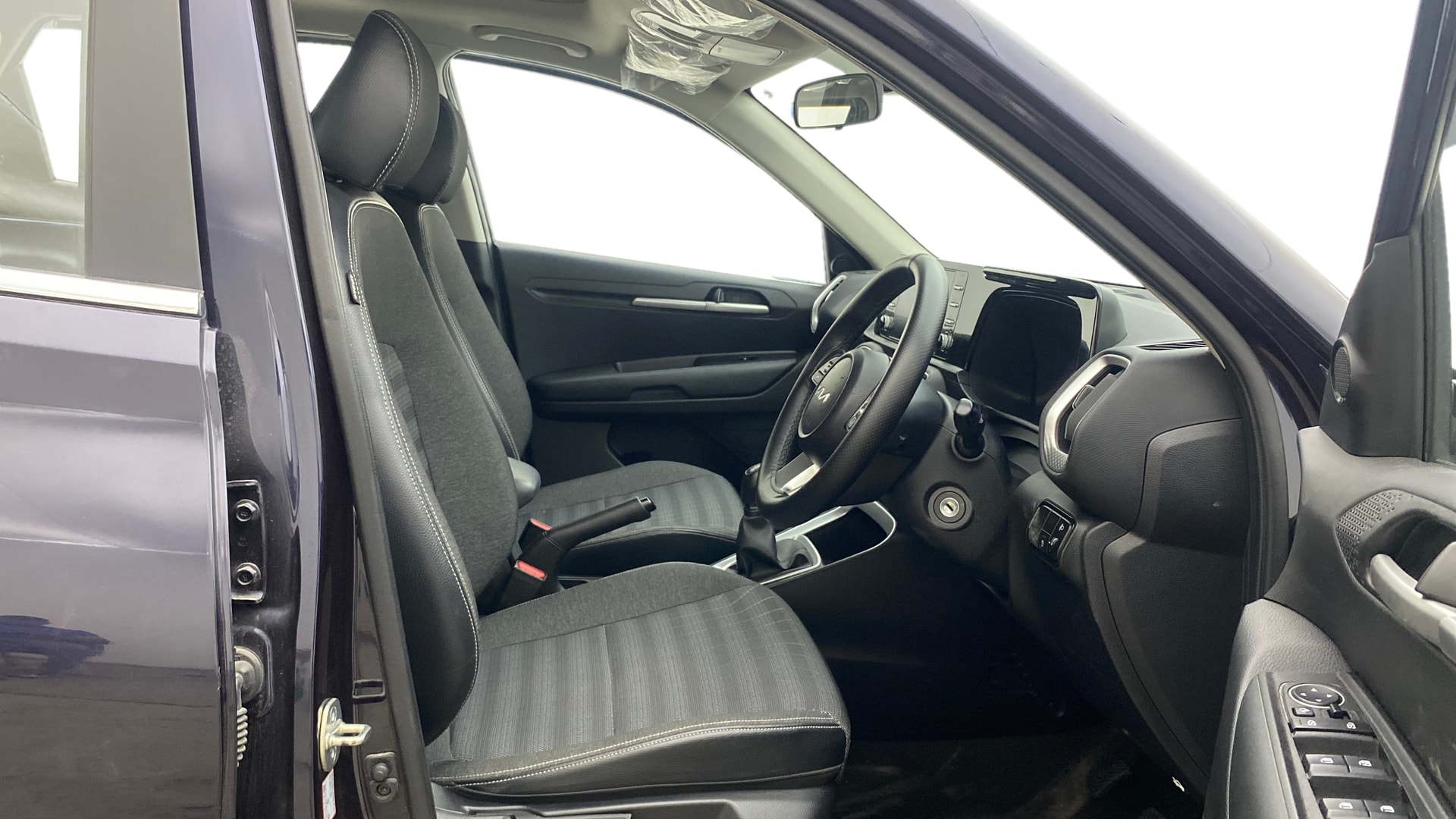 View 2023 Kia Sonet HTK Plus Petrol Image 27 Used 2023 Kia Sonet HTK Plus Petrol Image 27