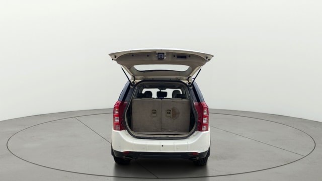 View Mahindra XUV500 Image 32 Used Mahindra XUV500 Image 32