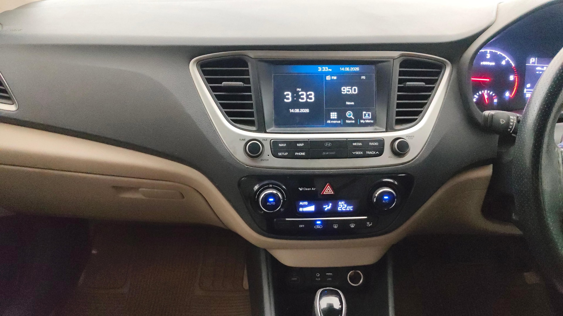 View 2017 Hyundai Verna 1.4 VTVT E Image 16 Used 2017 Hyundai Verna 1.4 VTVT E Image 16