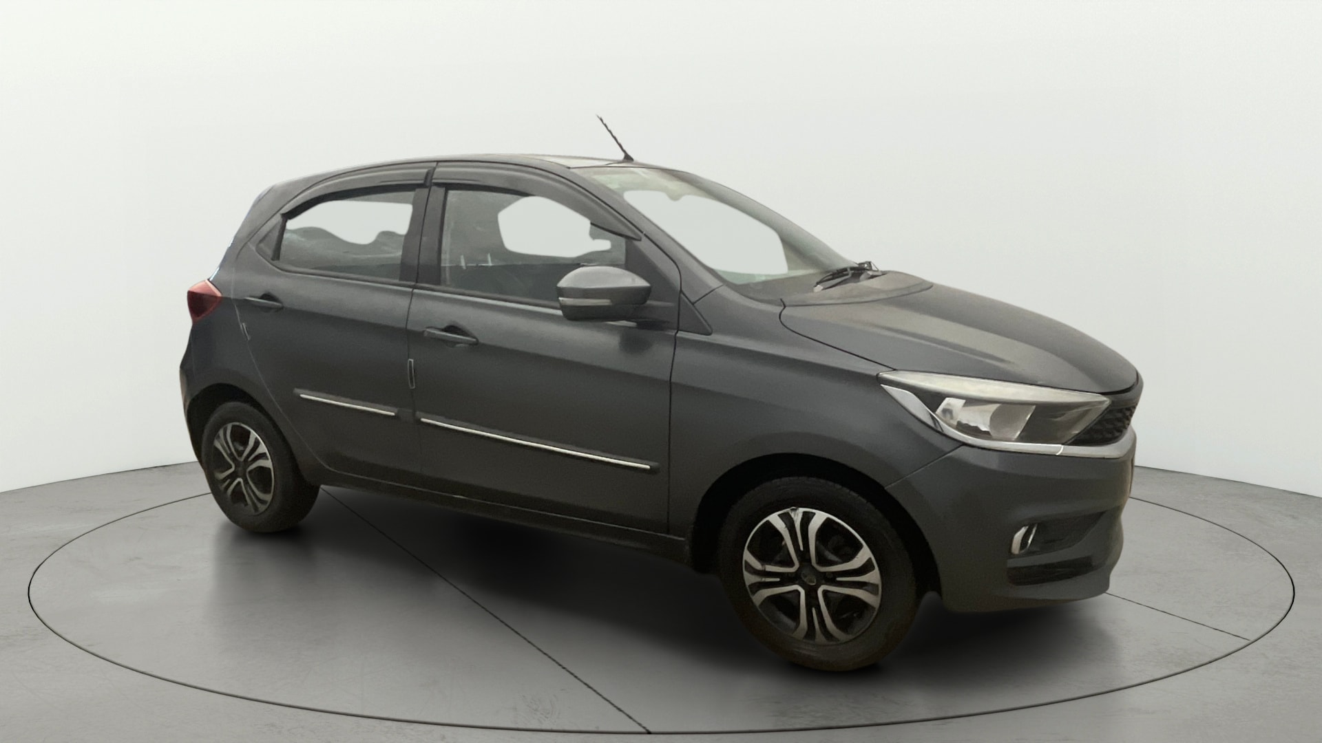 View 2021 Tata Tiago Revotorq XB Image 21 Used 2021 Tata Tiago Revotorq XB Image 21