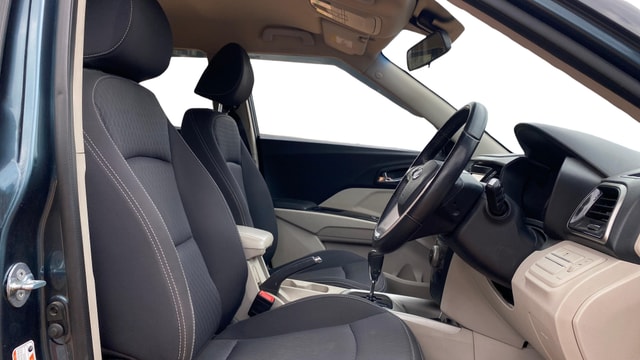 View Mahindra XUV300 Image 27 Used Mahindra XUV300 Image 27