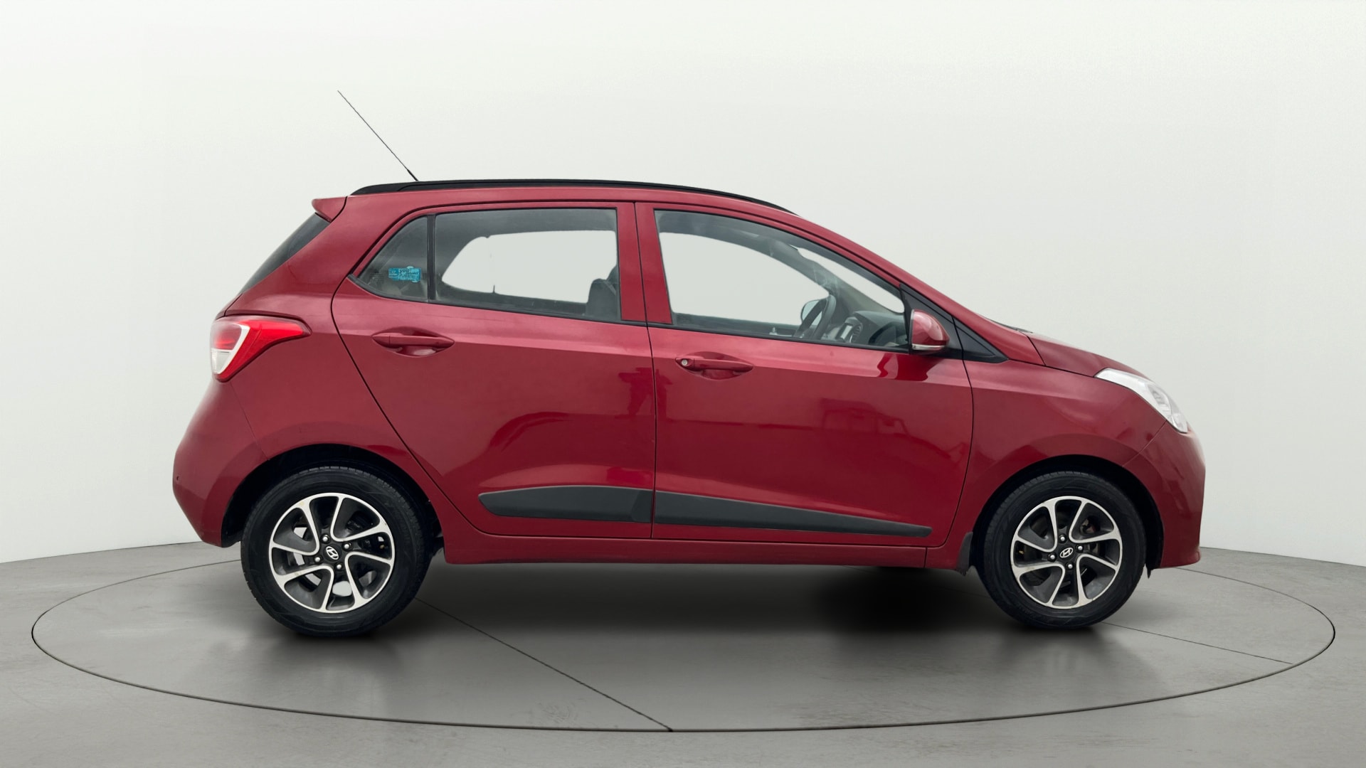 View 2017 Hyundai Grand i10 1.2 Sportz AT Petrol Image 8 Used 2017 Hyundai Grand i10 1.2 Sportz AT Petrol Image 8