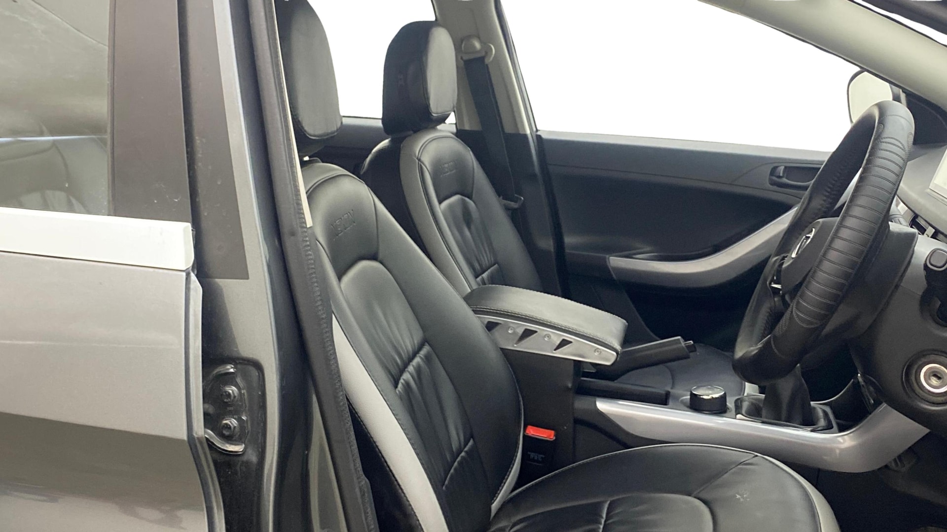 View 2023 Tata Nexon Revotron XM Image 26 Used 2023 Tata Nexon Revotron XM Image 26