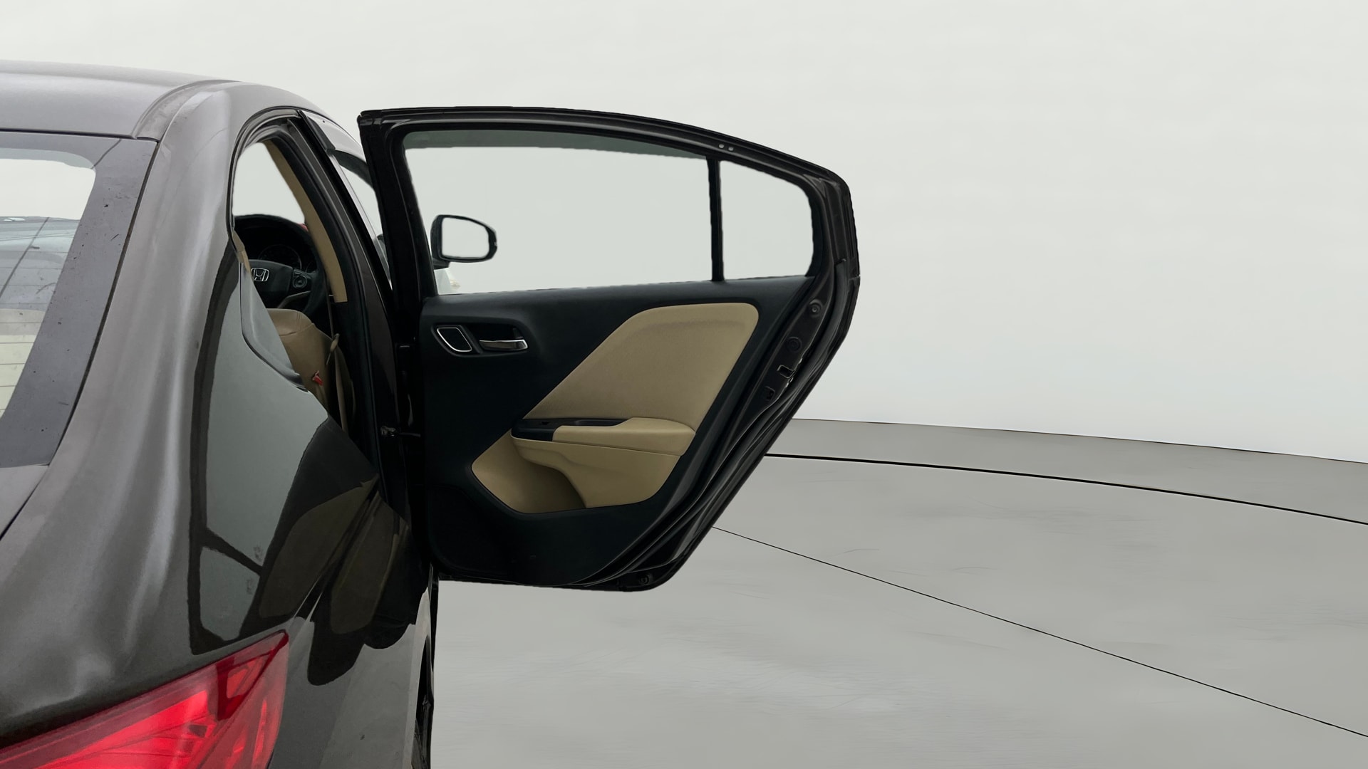 View 2019 Honda City ZX MT Diesel Anniversary Edition Image 6 Used 2019 Honda City ZX MT Diesel Anniversary Edition Image 6