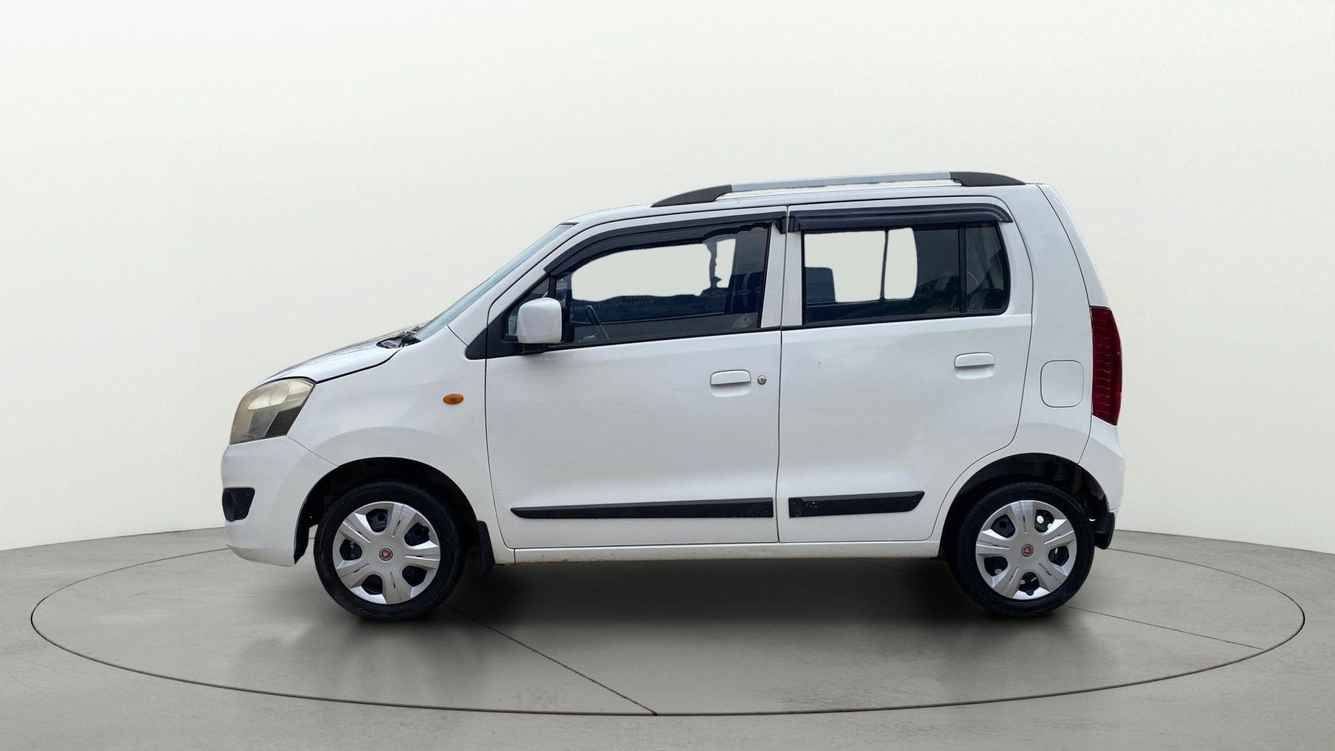 View 2018 Maruti Suzuki 1000 Base Variant Image 5 Used 2018 Maruti Suzuki 1000 Base Variant Image 5