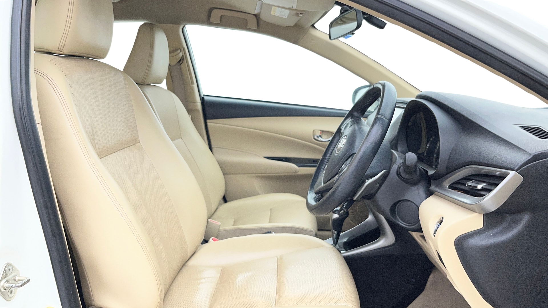 View 2018 Toyota Yaris VX CVT Image 27 Used 2018 Toyota Yaris VX CVT Image 27