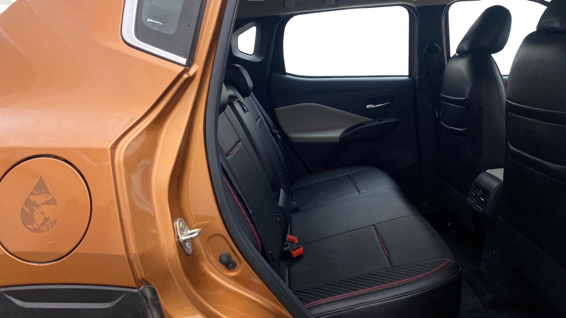 View 2025 Nissan Magnite Tekna B4D 1.0 Petrol AMT Image 30 Used 2025 Nissan Magnite Tekna B4D 1.0 Petrol AMT Image 30