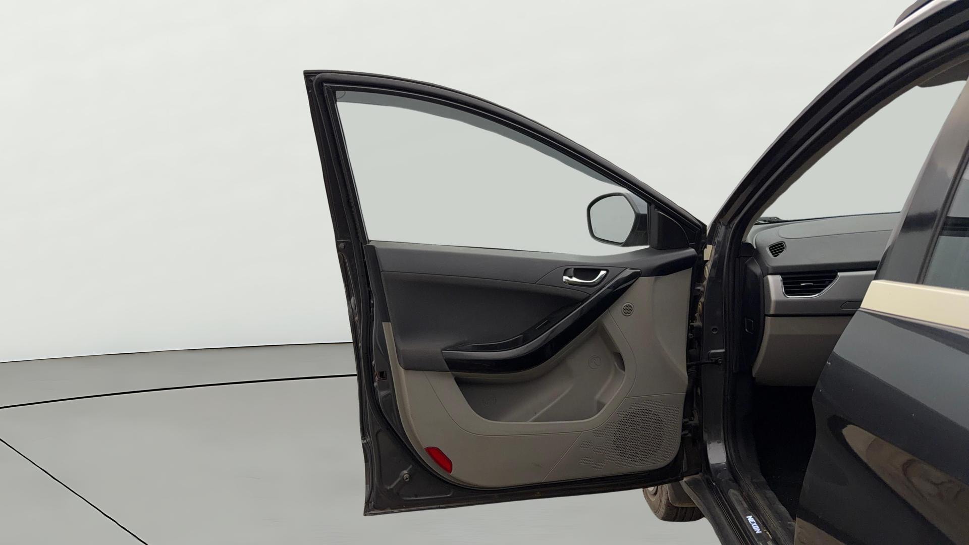 View 2019 Tata Nexon Revotron XZ Image 31 Used 2019 Tata Nexon Revotron XZ Image 31