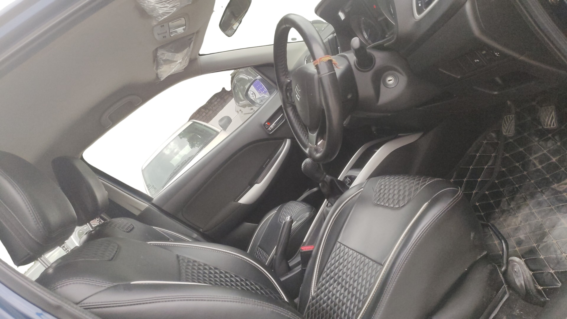 View 2019 Maruti Suzuki 1000 Base Variant Image 16 Used 2019 Maruti Suzuki 1000 Base Variant Image 16