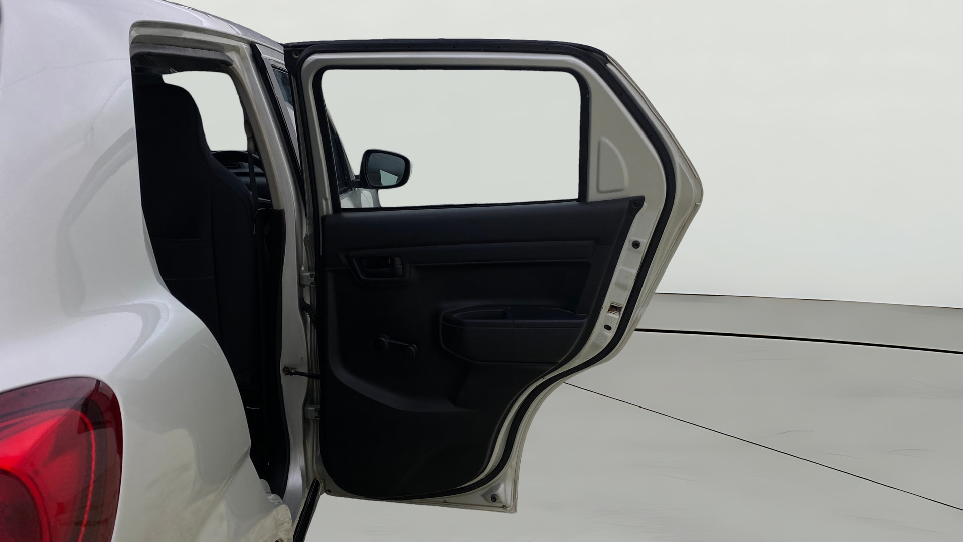 View 2019 Maruti Suzuki 1000 Base Variant Image 7 Used 2019 Maruti Suzuki 1000 Base Variant Image 7