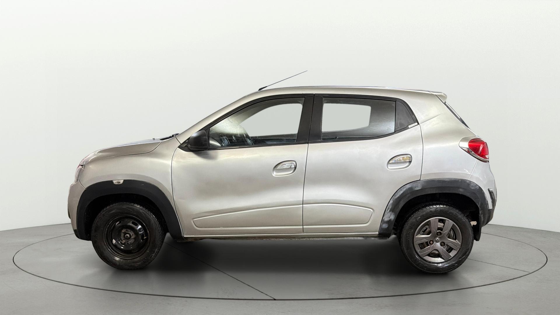 View 2017 Renault Kwid RXT 1.0 Image 5 Used 2017 Renault Kwid RXT 1.0 Image 5