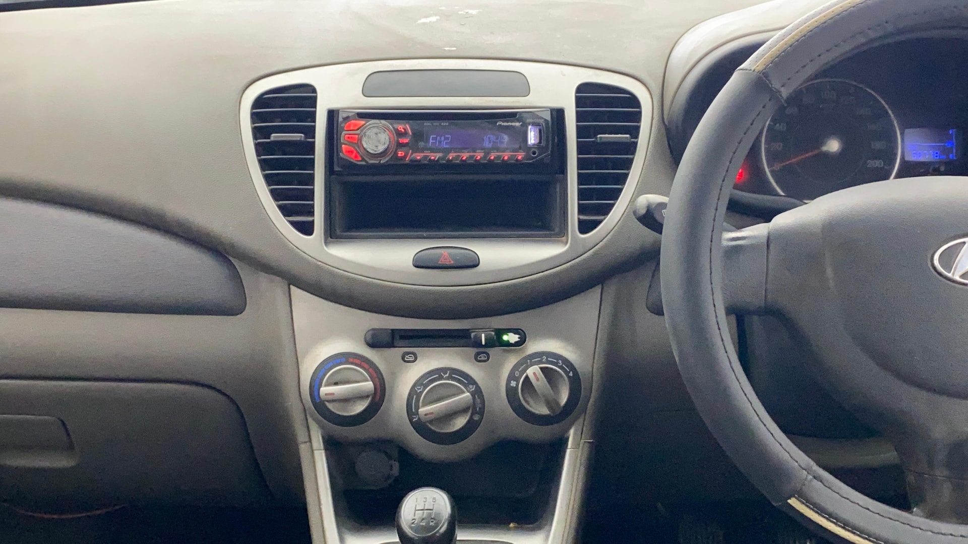 View 2014 Hyundai i10 1.1 Magna Image 30 Used 2014 Hyundai i10 1.1 Magna Image 30