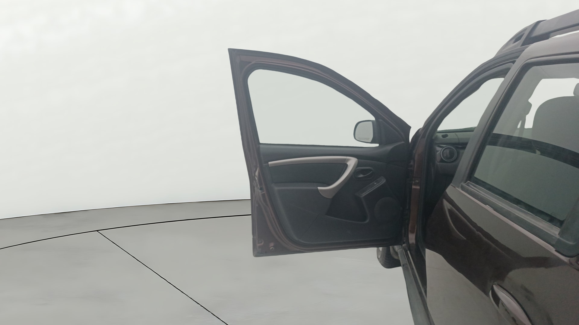 View 2019 Renault Duster 85 PS RXS 4X2 MT Image 30 Used 2019 Renault Duster 85 PS RXS 4X2 MT Image 30