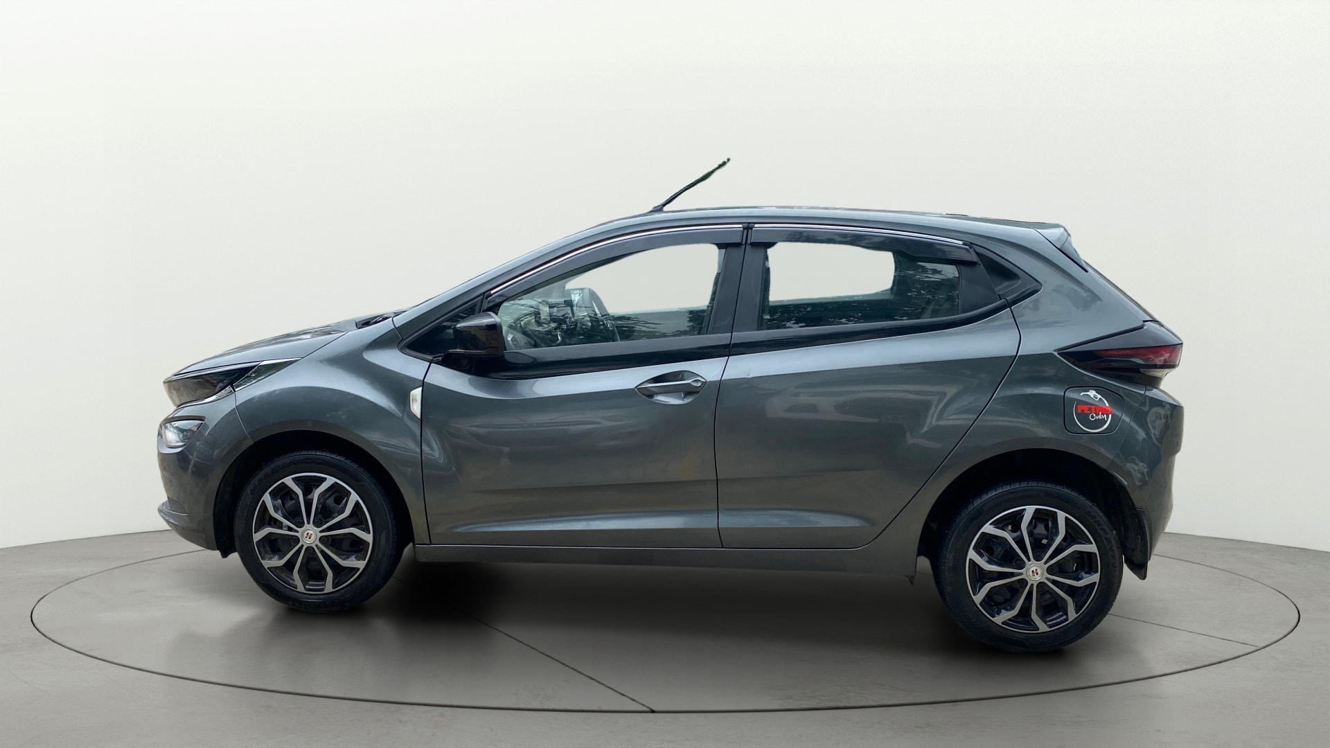View 2022 Tata Altroz XT Petrol Image 6 Used 2022 Tata Altroz XT Petrol Image 6