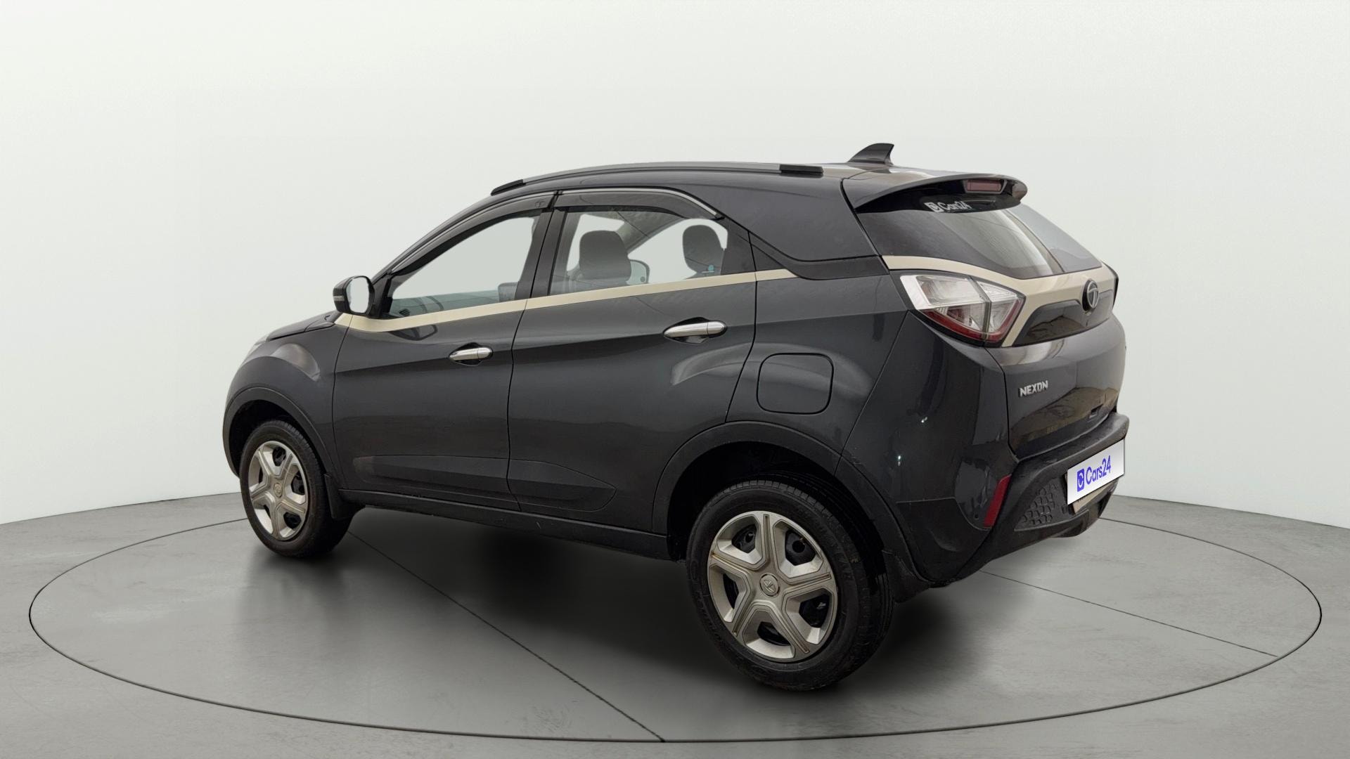 View 2019 Tata Nexon Revotron XZ Image 2 Used 2019 Tata Nexon Revotron XZ Image 2