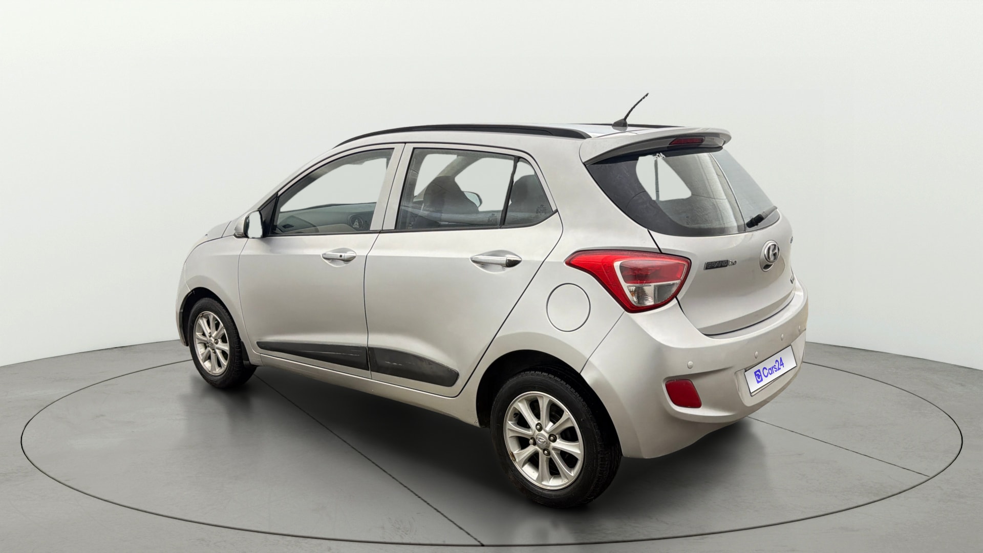 View 2015 Hyundai Grand i10 Asta AT 1.2 Kappa VTVT Image 2 Used 2015 Hyundai Grand i10 Asta AT 1.2 Kappa VTVT Image 2
