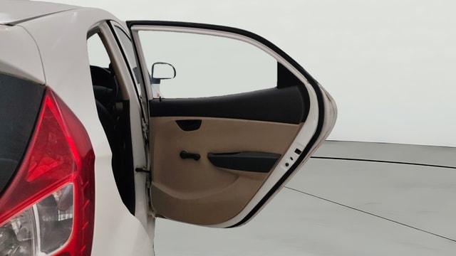 View Hyundai EON Image 7 Used Hyundai EON Image 7