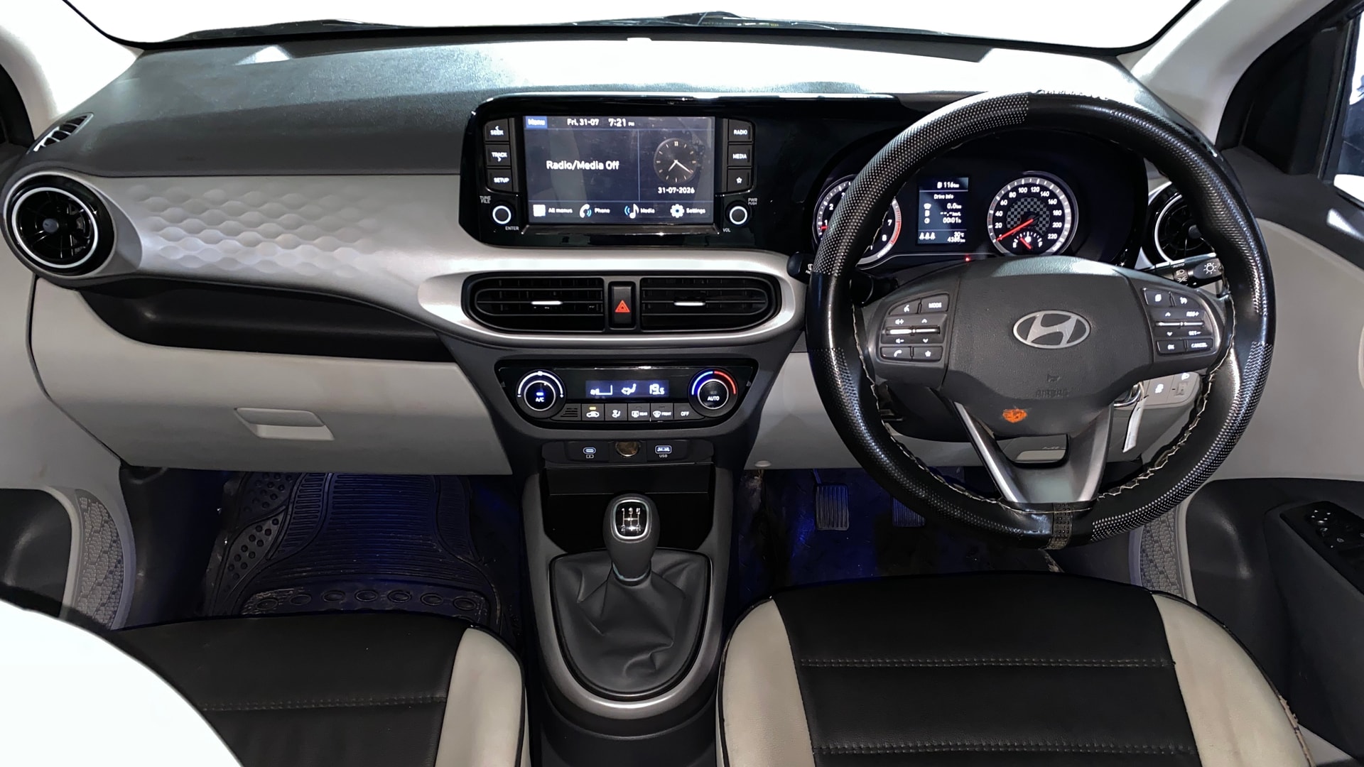 View 2024 Hyundai Grand i10 Nios Sportz Petrol Image 16 Used 2024 Hyundai Grand i10 Nios Sportz Petrol Image 16