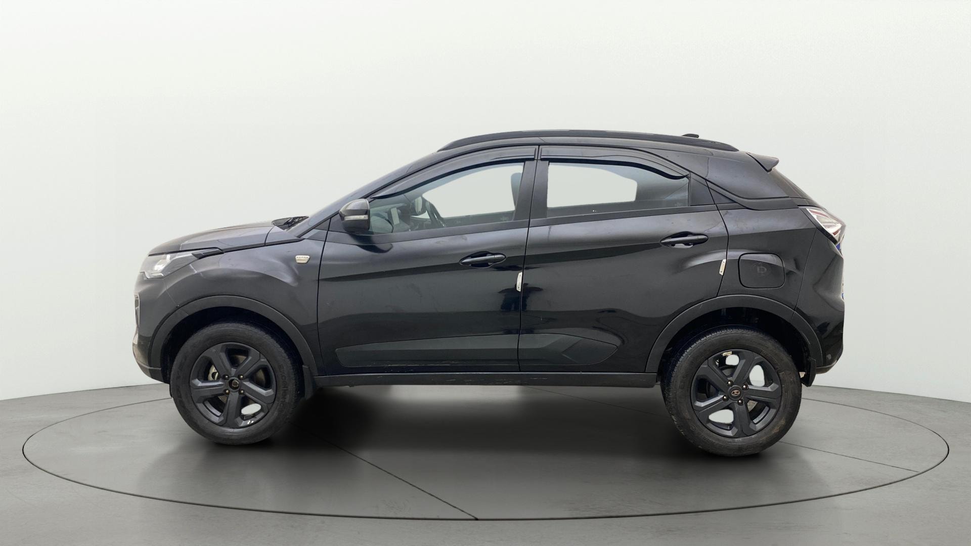 View 2023 Tata Nexon Revotorq XZA Plus (HS) Dark Image 5 Used 2023 Tata Nexon Revotorq XZA Plus (HS) Dark Image 5