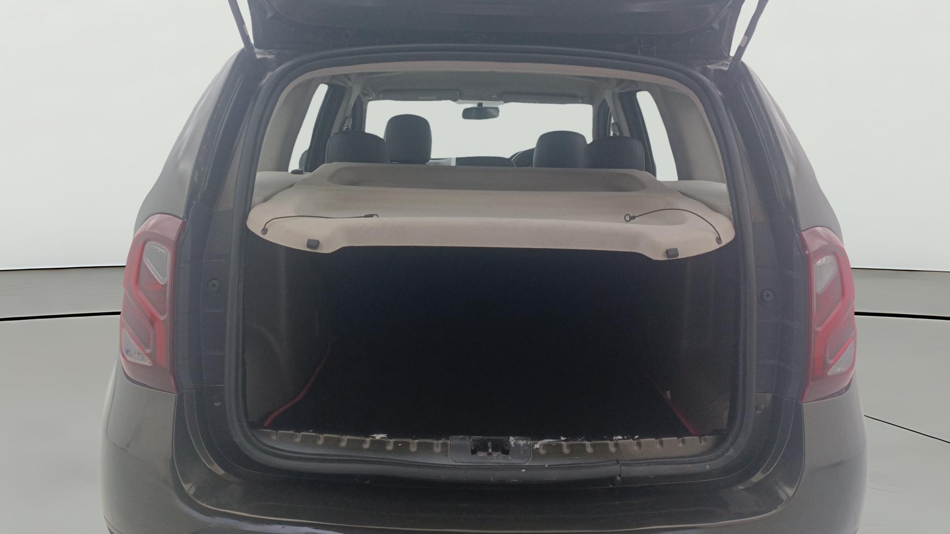 View 2017 Renault Duster Petrol RXL Image 37 Used 2017 Renault Duster Petrol RXL Image 37