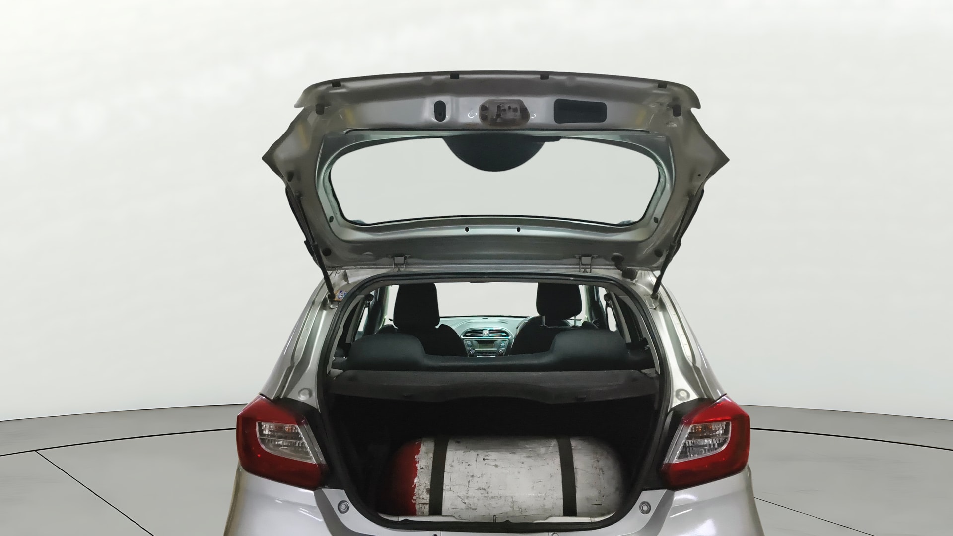 View 2019 Tata Tiago Revotorq XB Image 17 Used 2019 Tata Tiago Revotorq XB Image 17