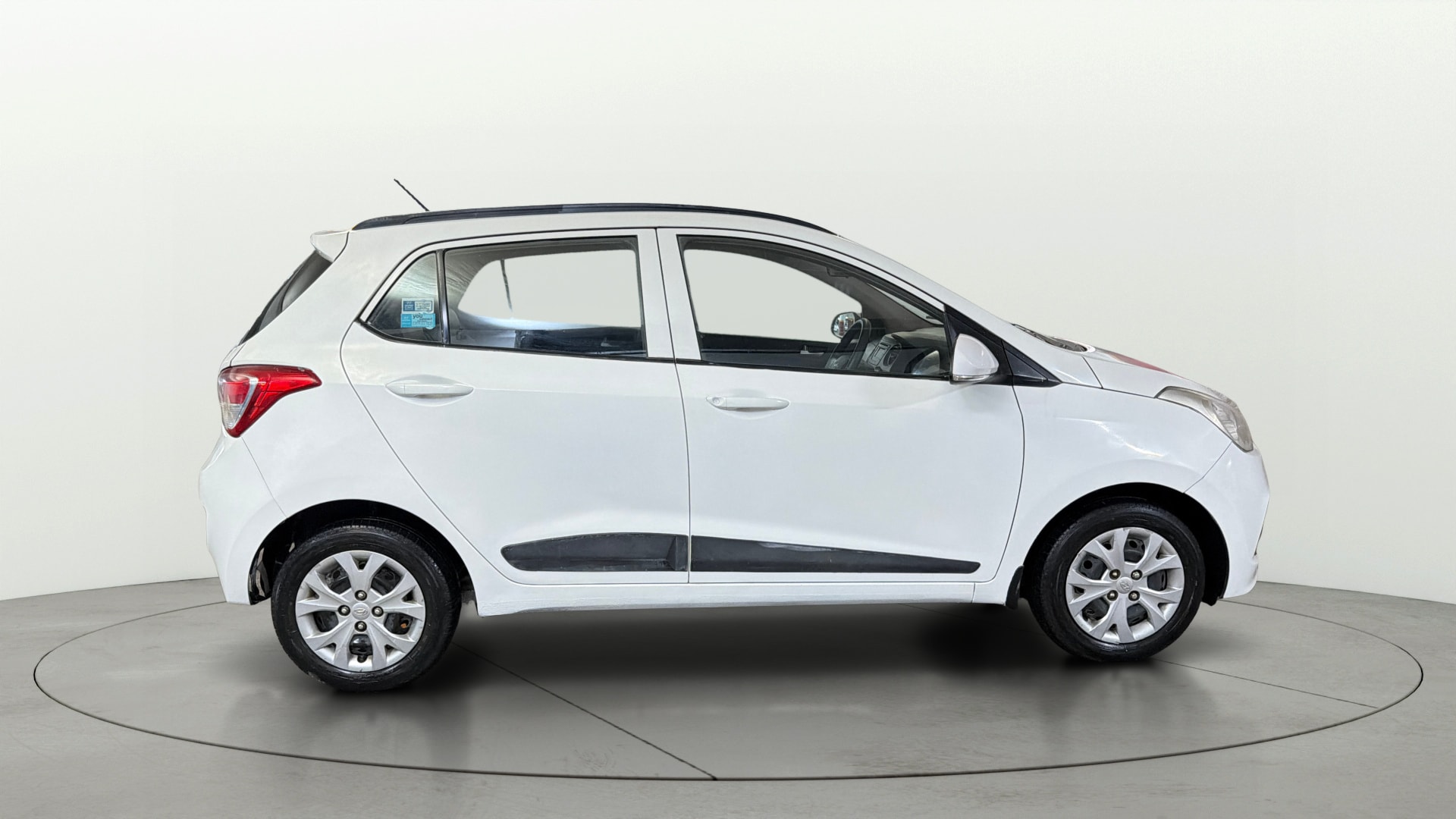 View 2016 Hyundai Grand i10 Sportz 1.2 Kappa Image 8 Used 2016 Hyundai Grand i10 Sportz 1.2 Kappa Image 8