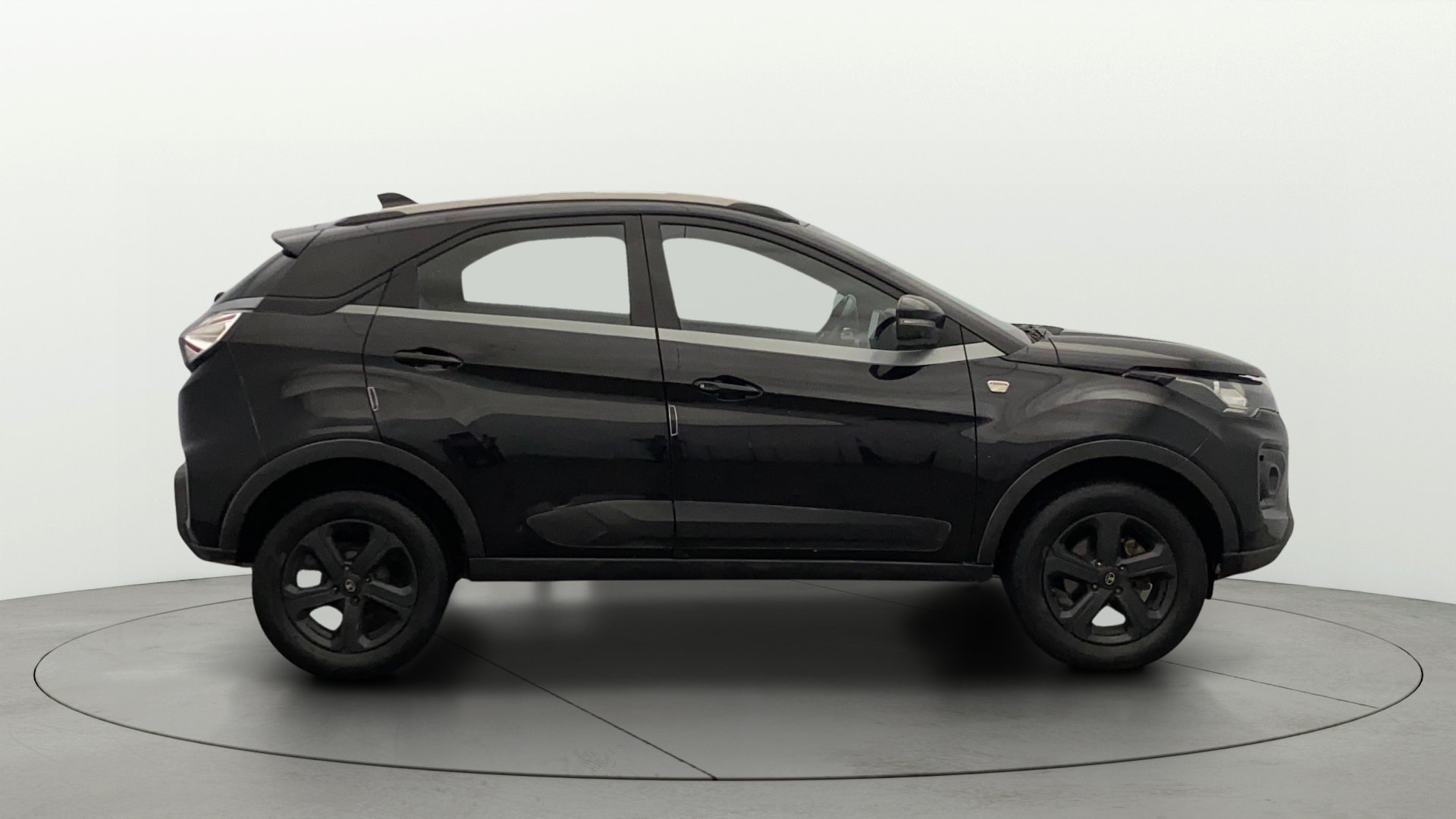 View 2021 Tata Nexon Revotron XE Image 8 Used 2021 Tata Nexon Revotron XE Image 8