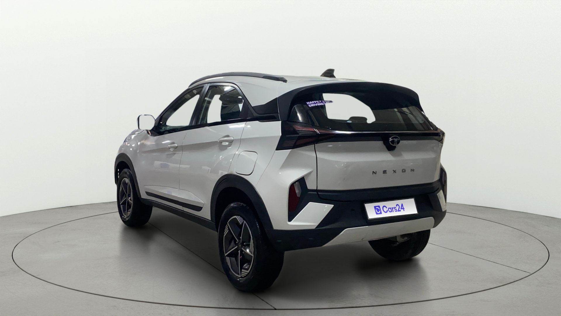 View 2024 Tata Nexon Revotron XE Image 2 Used 2024 Tata Nexon Revotron XE Image 2