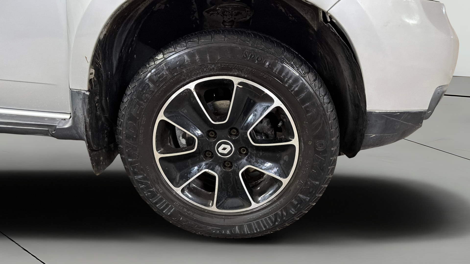 View 2019 Renault Duster Petrol RxS CVT Petrol Image 39 Used 2019 Renault Duster Petrol RxS CVT Petrol Image 39