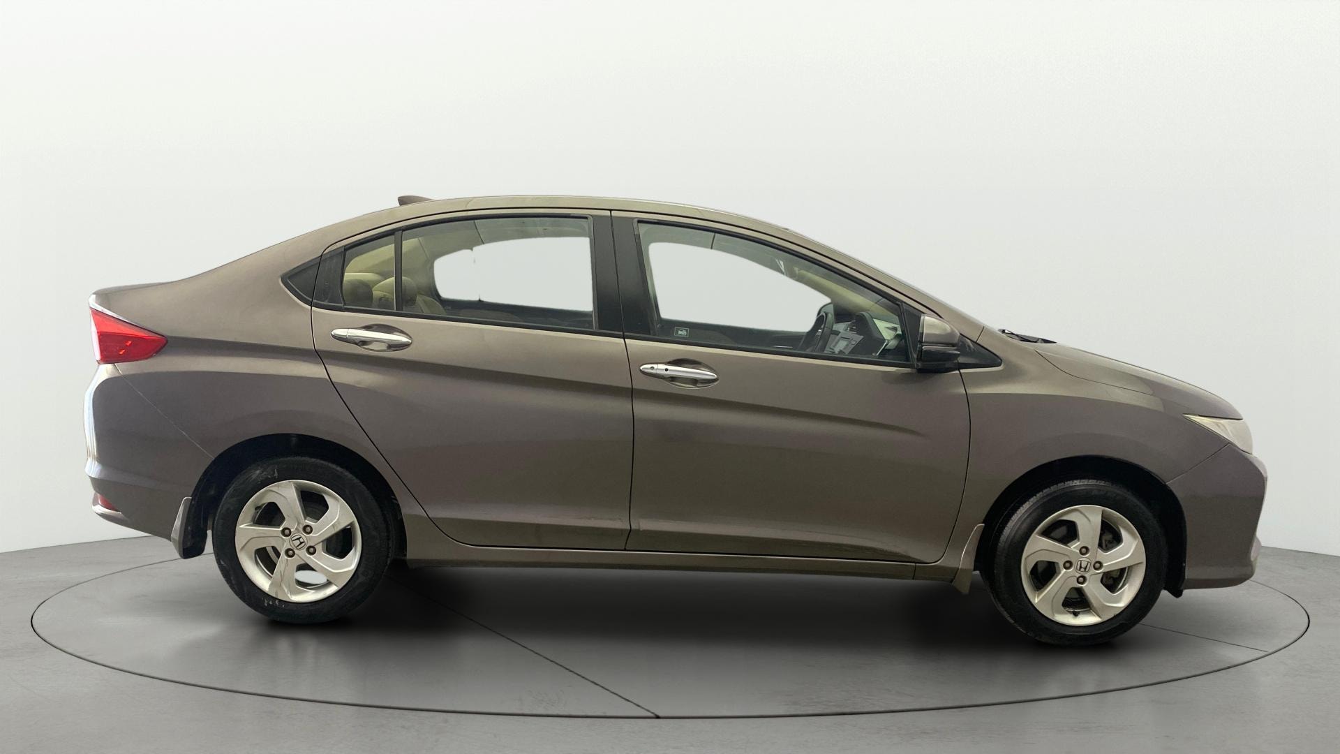 View 2014 Honda City ZX MT Diesel Anniversary Edition Image 27 Used 2014 Honda City ZX MT Diesel Anniversary Edition Image 27