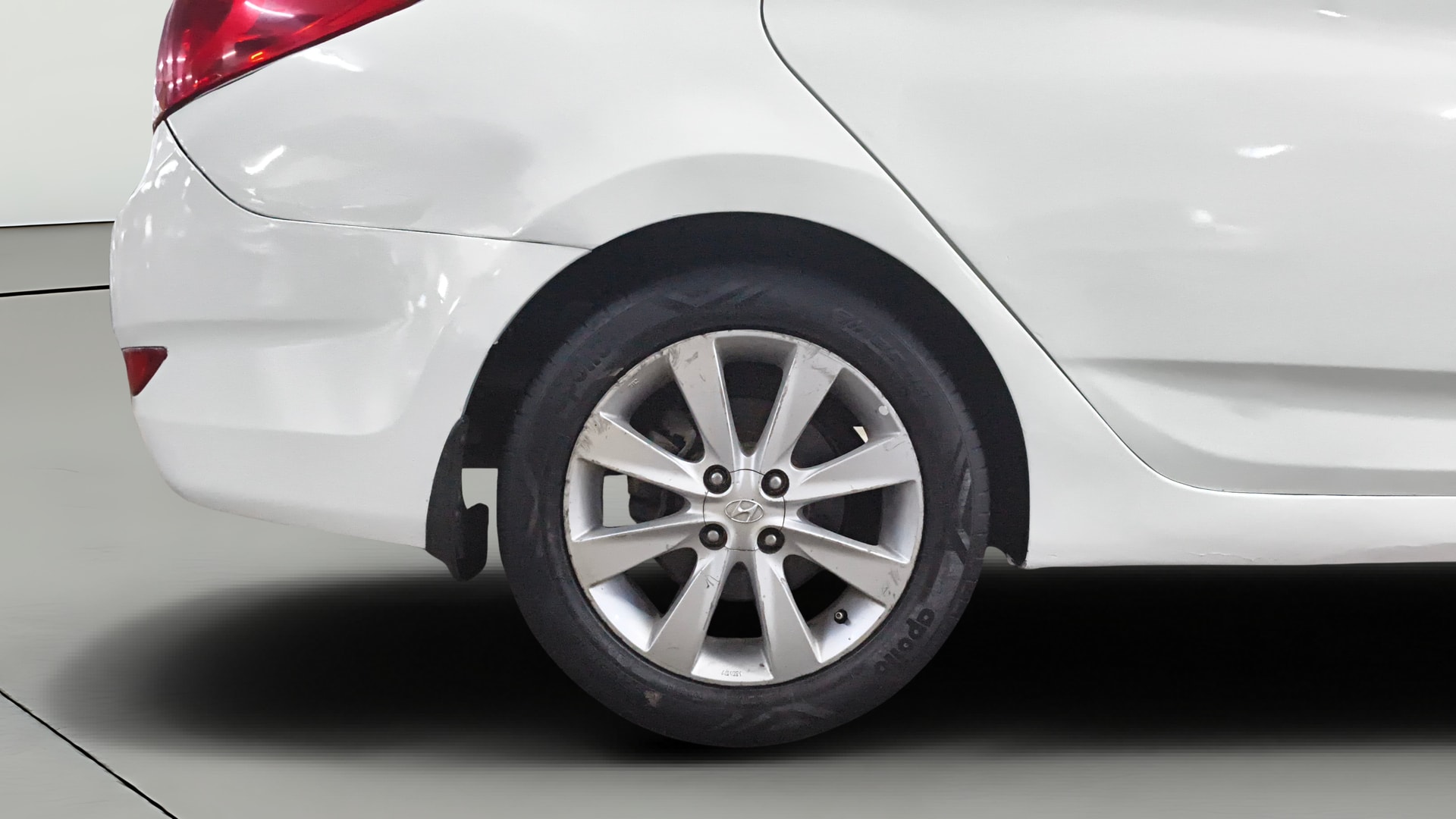 View 2013 Hyundai Fluidic Verna 1.6 VTVT SX Image 24 Used 2013 Hyundai Fluidic Verna 1.6 VTVT SX Image 24