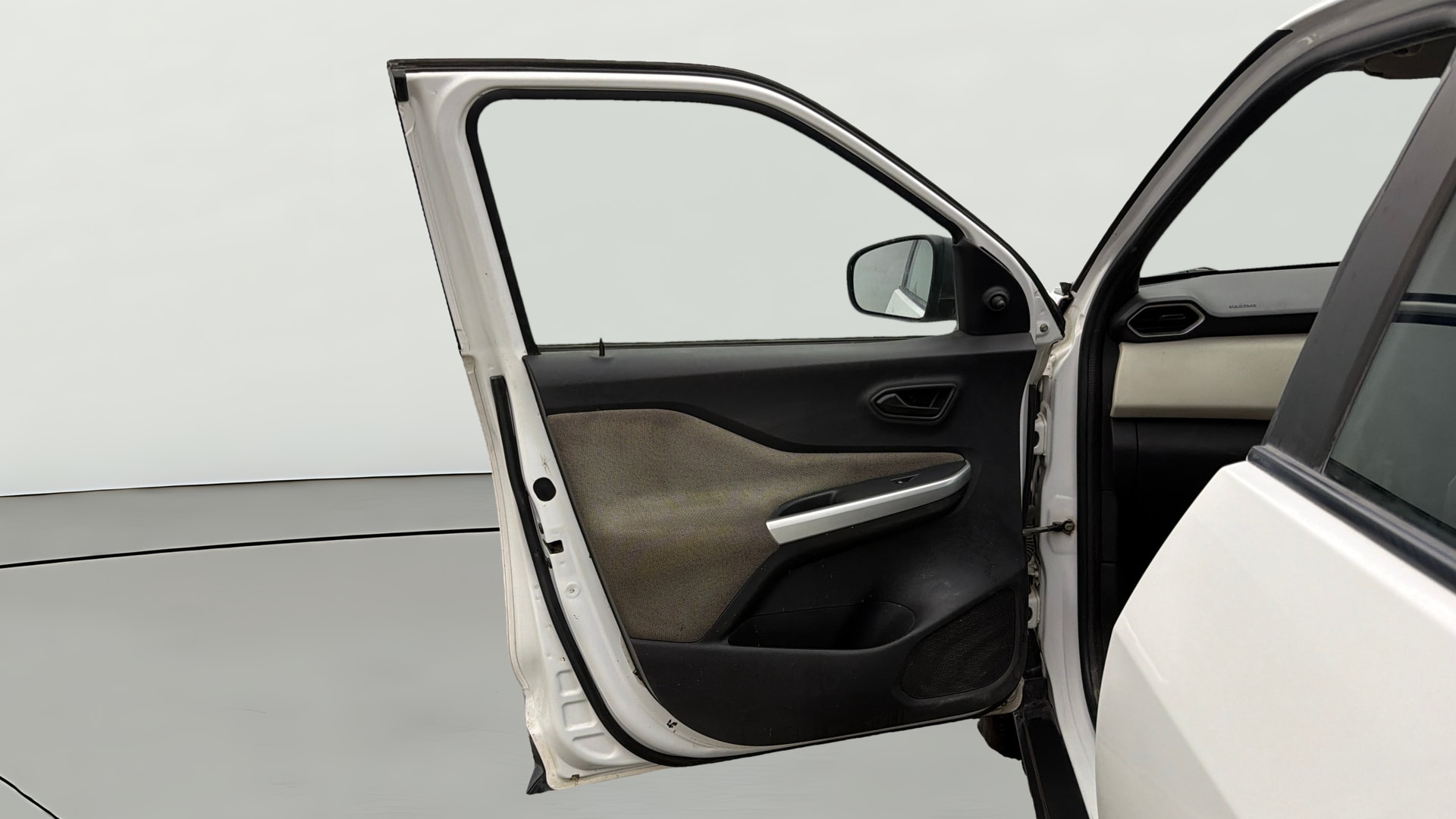 View 2022 Nissan Magnite XE Image 30 Used 2022 Nissan Magnite XE Image 30