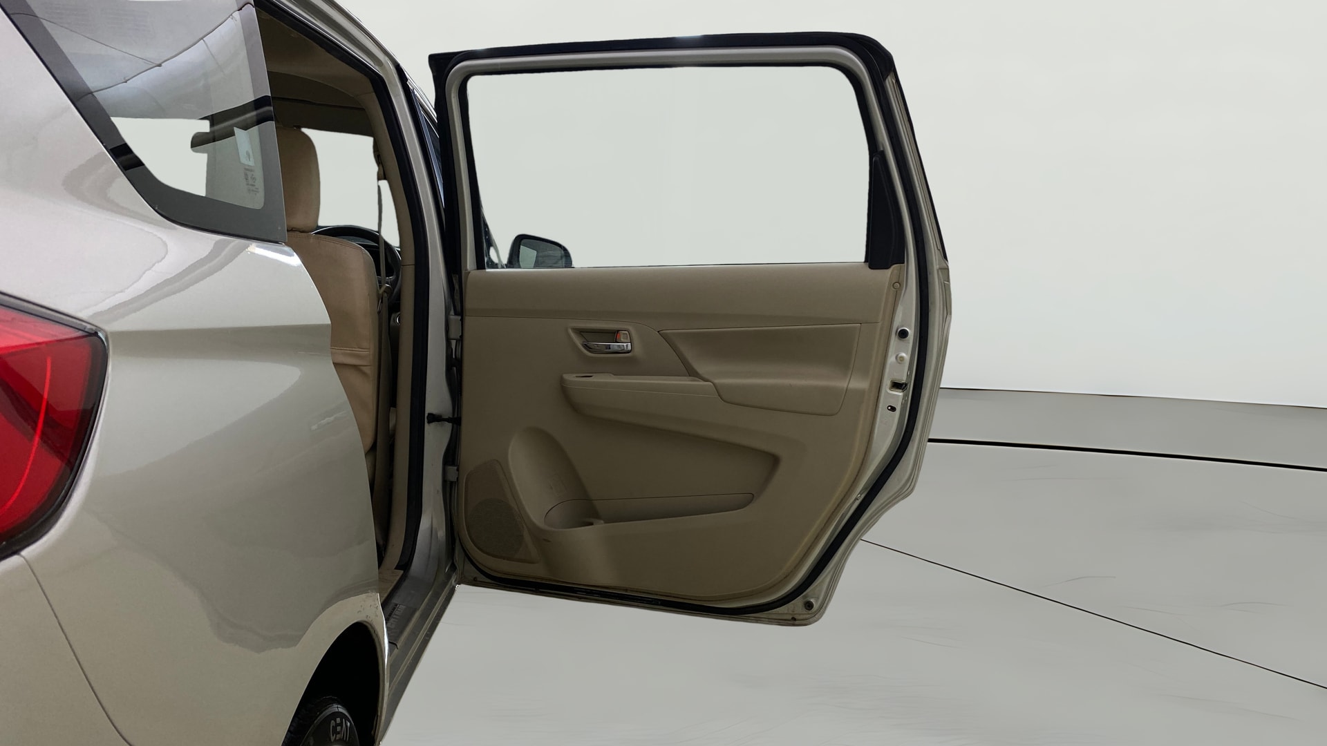 View 2021 Maruti Suzuki 1000 Base Variant Image 5 Used 2021 Maruti Suzuki 1000 Base Variant Image 5