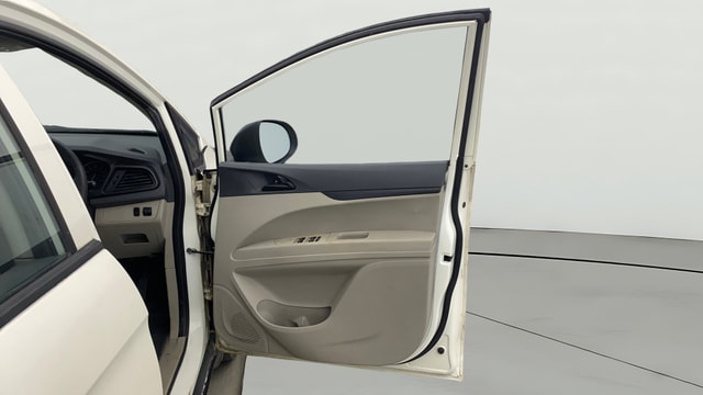 View Mahindra Marazzo Image 44 Used Mahindra Marazzo Image 44