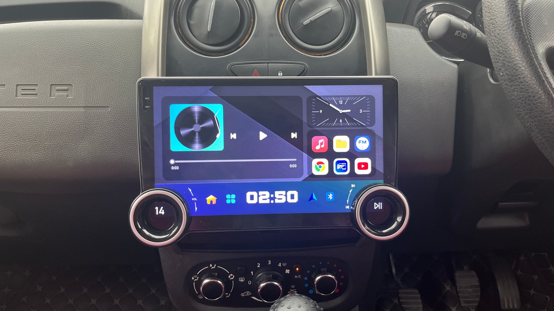 View 2017 Renault Duster 85 PS RXS 4X2 MT Image 17 Used 2017 Renault Duster 85 PS RXS 4X2 MT Image 17