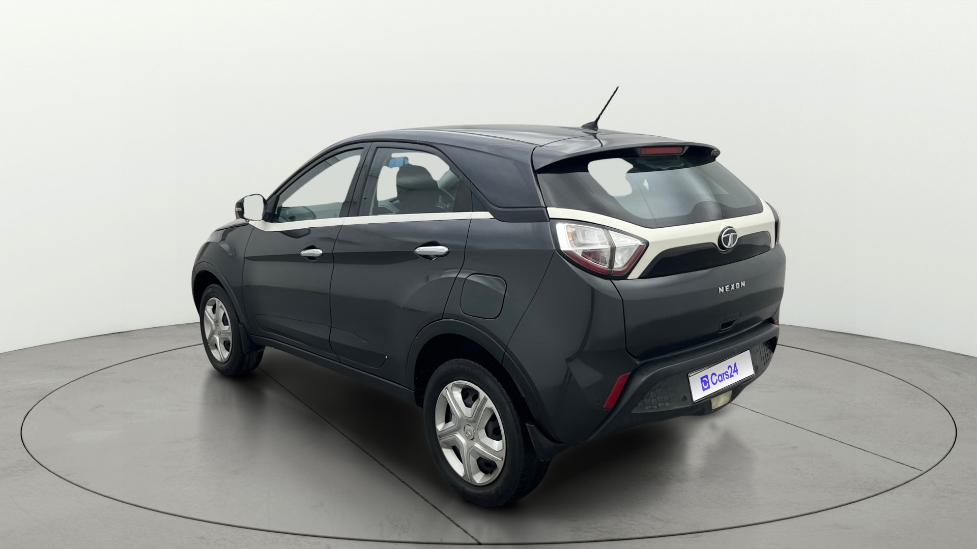 View 2019 Tata Nexon Revotron XM Image 2 Used 2019 Tata Nexon Revotron XM Image 2