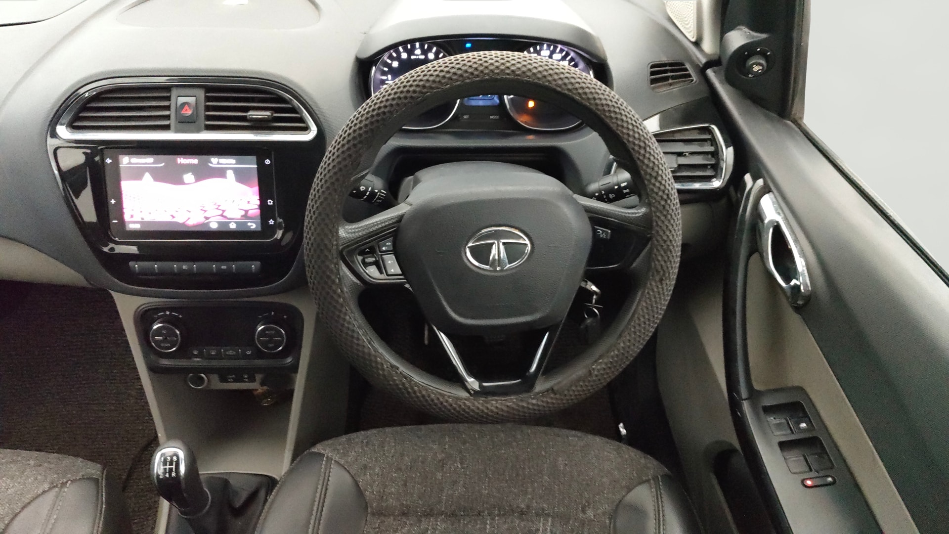 View 2019 Tata Tiago Revotorq XB Image 20 Used 2019 Tata Tiago Revotorq XB Image 20