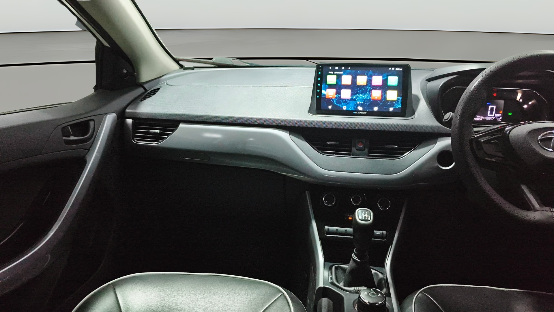 View 2023 Tata Nexon Revotron XE Image 17 Used 2023 Tata Nexon Revotron XE Image 17