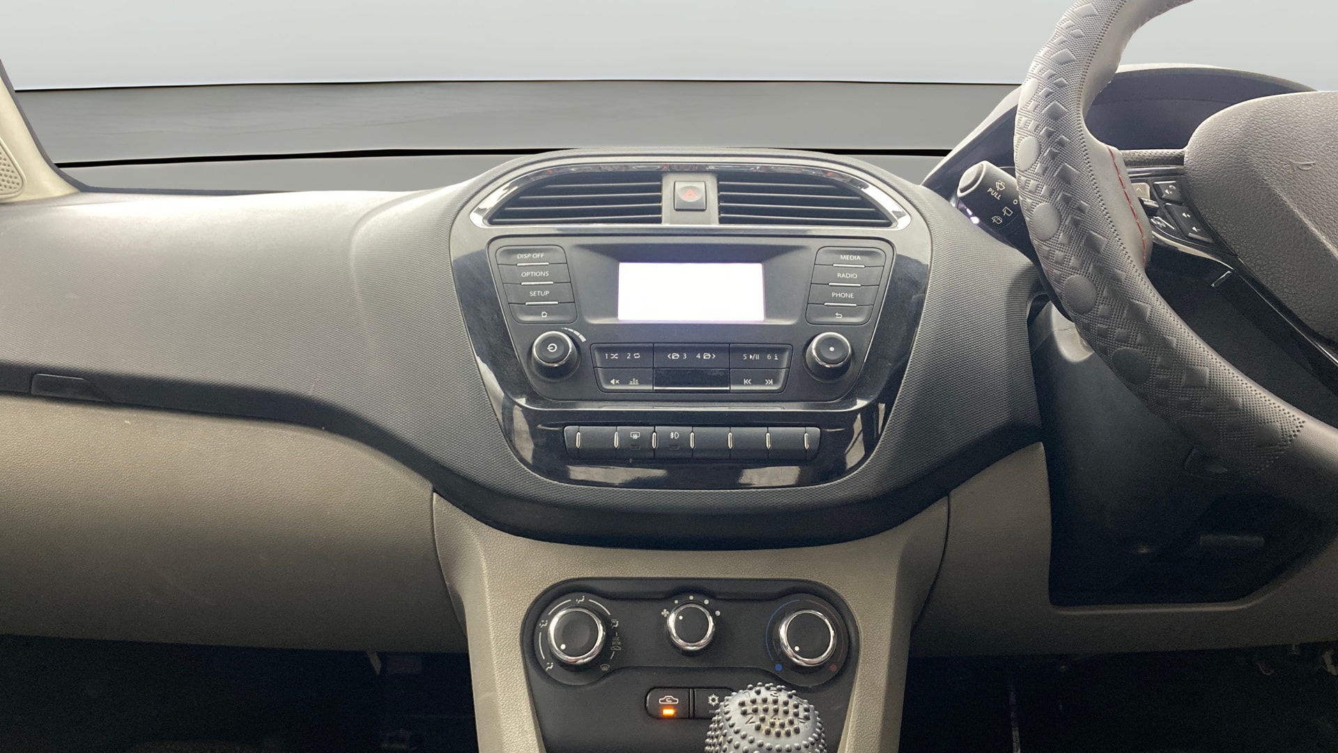 View 2018 Tata Tiago Revotorq XB Image 17 Used 2018 Tata Tiago Revotorq XB Image 17