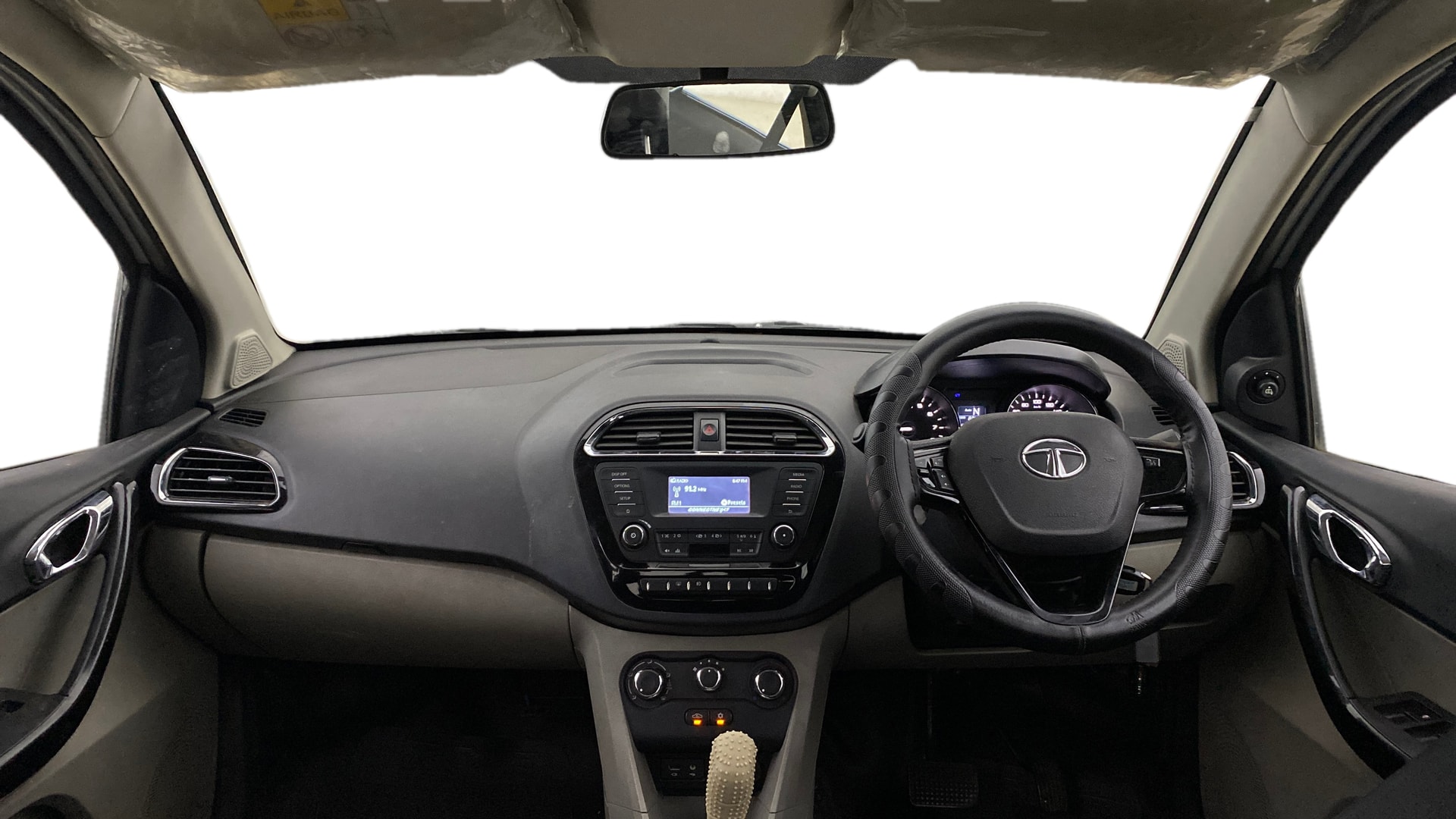 View 2018 Tata Tiago Revotorq XB Image 15 Used 2018 Tata Tiago Revotorq XB Image 15