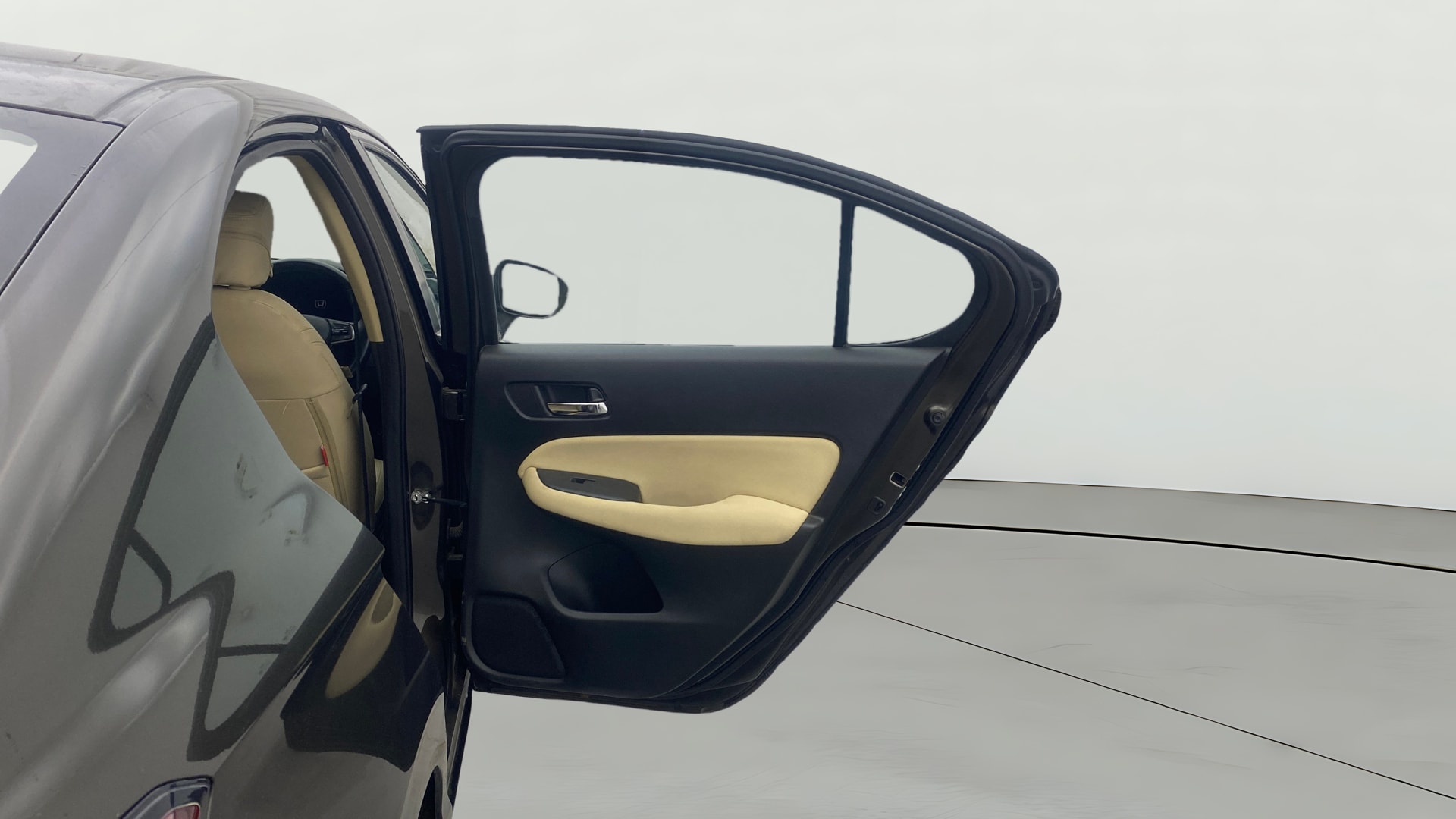 View 2021 Honda City ZX MT Diesel Anniversary Edition Image 8 Used 2021 Honda City ZX MT Diesel Anniversary Edition Image 8