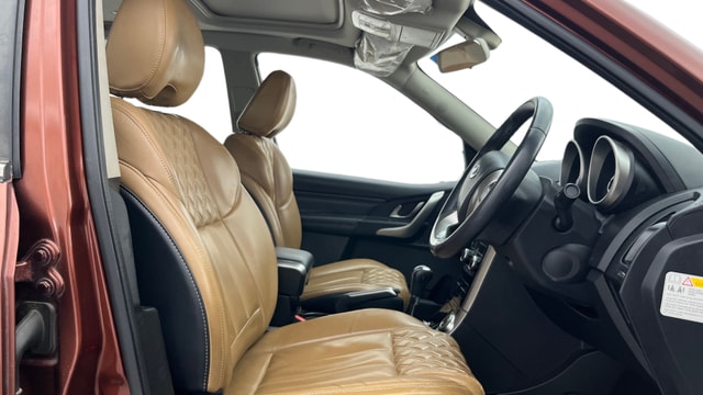 View Mahindra XUV500 Image 19 Used Mahindra XUV500 Image 19