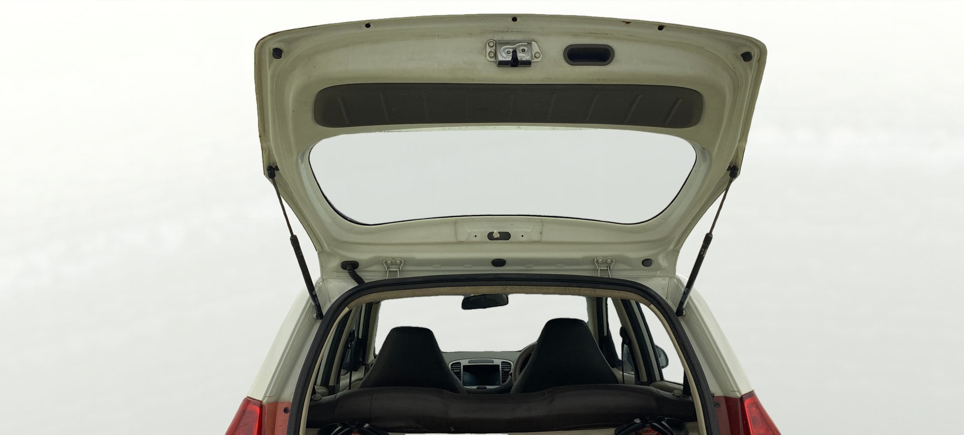 View 2013 Hyundai i10 1.1 Magna Image 16 Used 2013 Hyundai i10 1.1 Magna Image 16