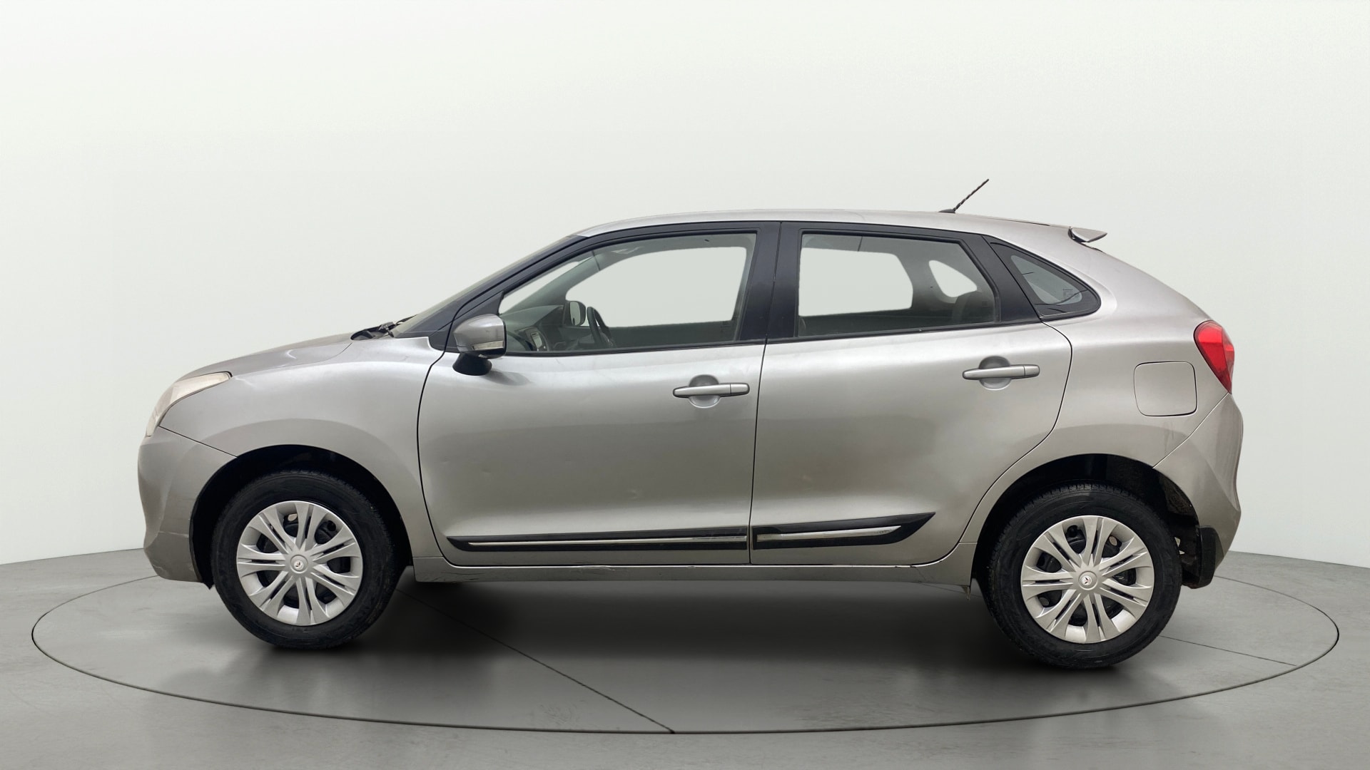 View 2018 Maruti Suzuki 1000 Base Variant Image 25 Used 2018 Maruti Suzuki 1000 Base Variant Image 25