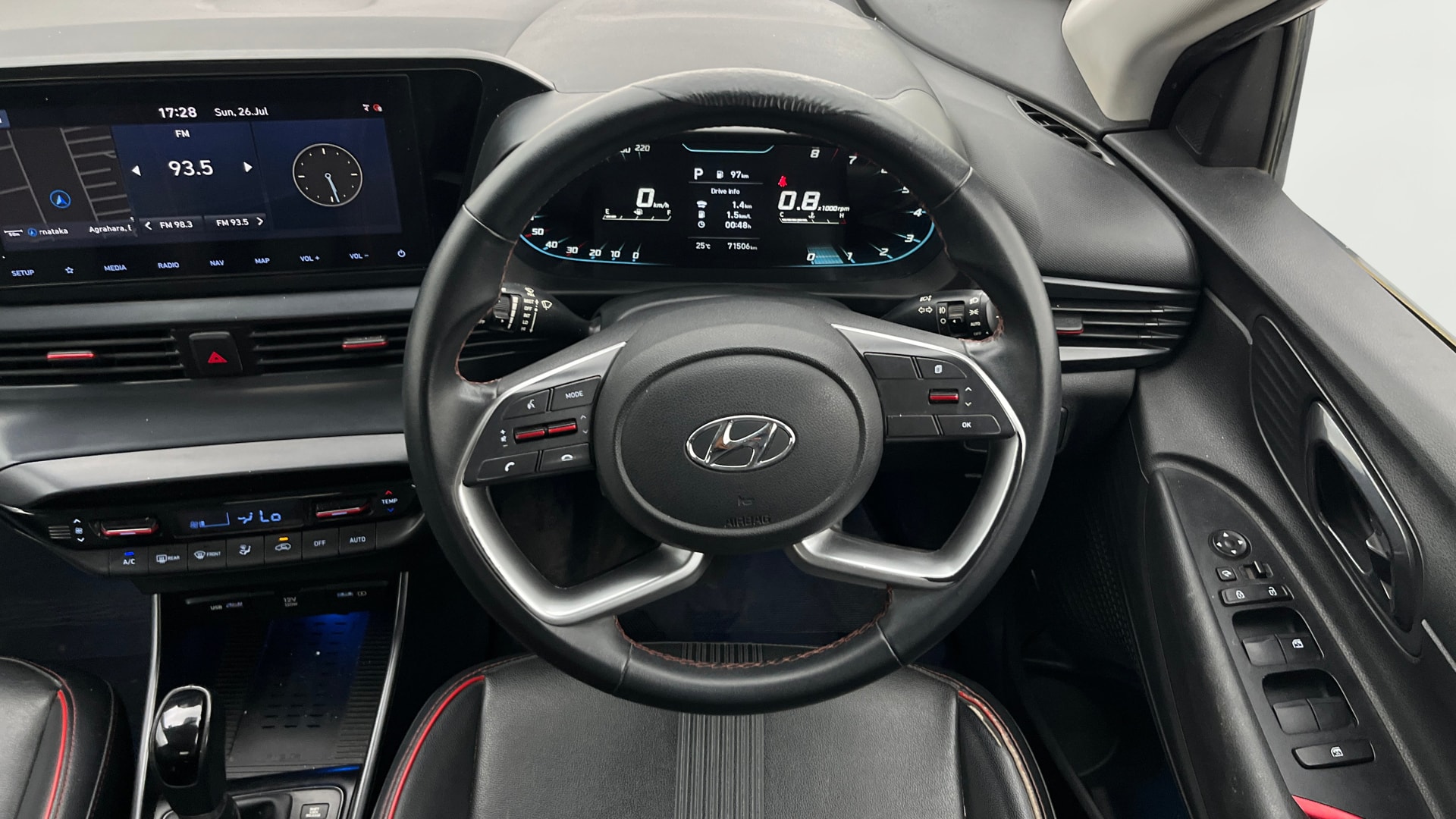View 2021 Hyundai Elite i20 1.0 Asta DCT Dual Tone Petrol Image 12 Used 2021 Hyundai Elite i20 1.0 Asta DCT Dual Tone Petrol Image 12
