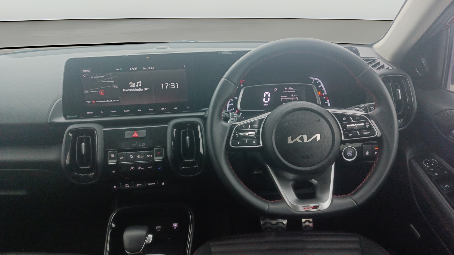View 2021 Kia Sonet GTX Plus DCT Petrol Dual Tone Image 13 Used 2021 Kia Sonet GTX Plus DCT Petrol Dual Tone Image 13