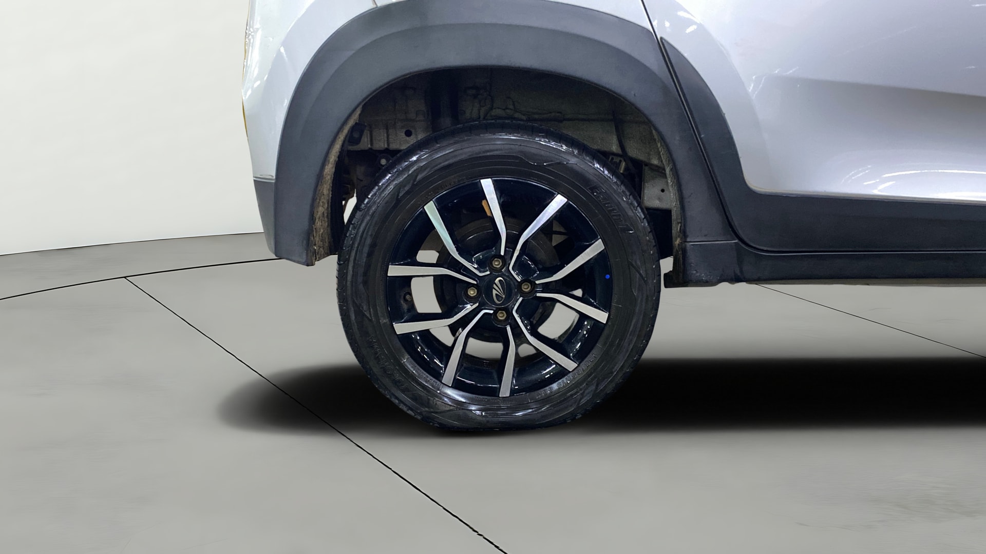 View 2018 Mahindra KUV100 K2 Petrol BS IV Image 32 Used 2018 Mahindra KUV100 K2 Petrol BS IV Image 32